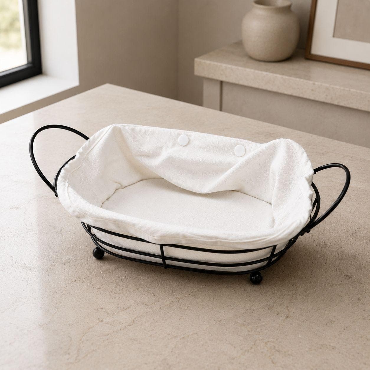 Metal Bread Basket with Fabric Liner – Elegant Black and White Design, Perfect for Serving Bread and Pastries at Home or During Gatherings