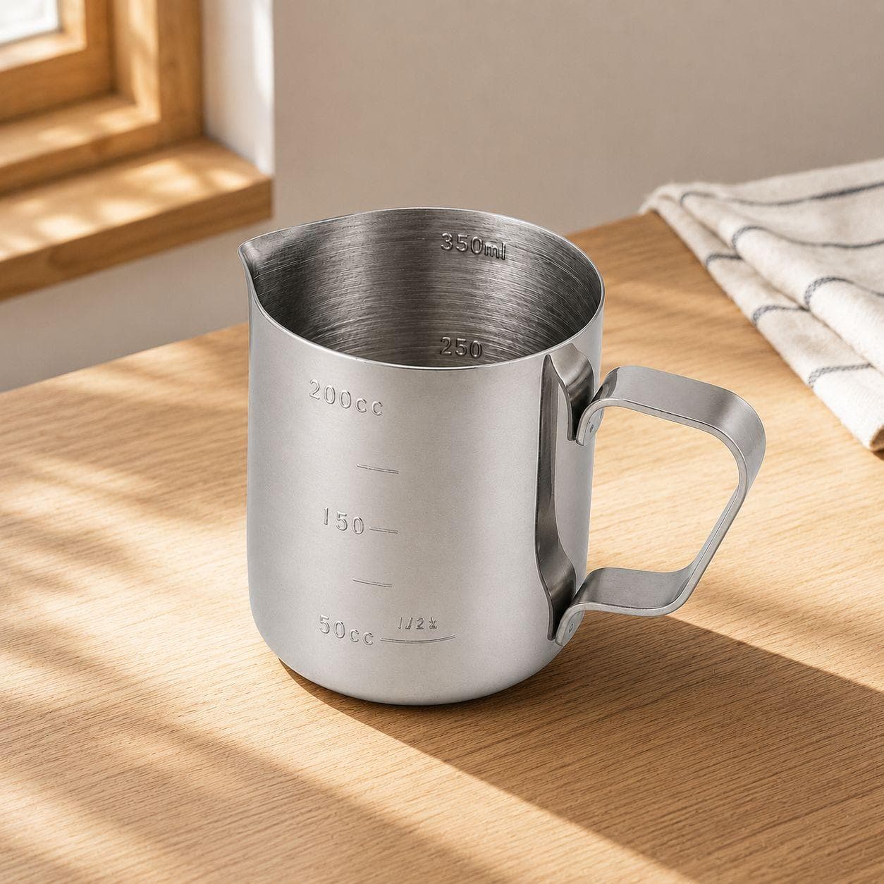 350ml stainless steel milk frothing cup, ideal for easy latte art. 4