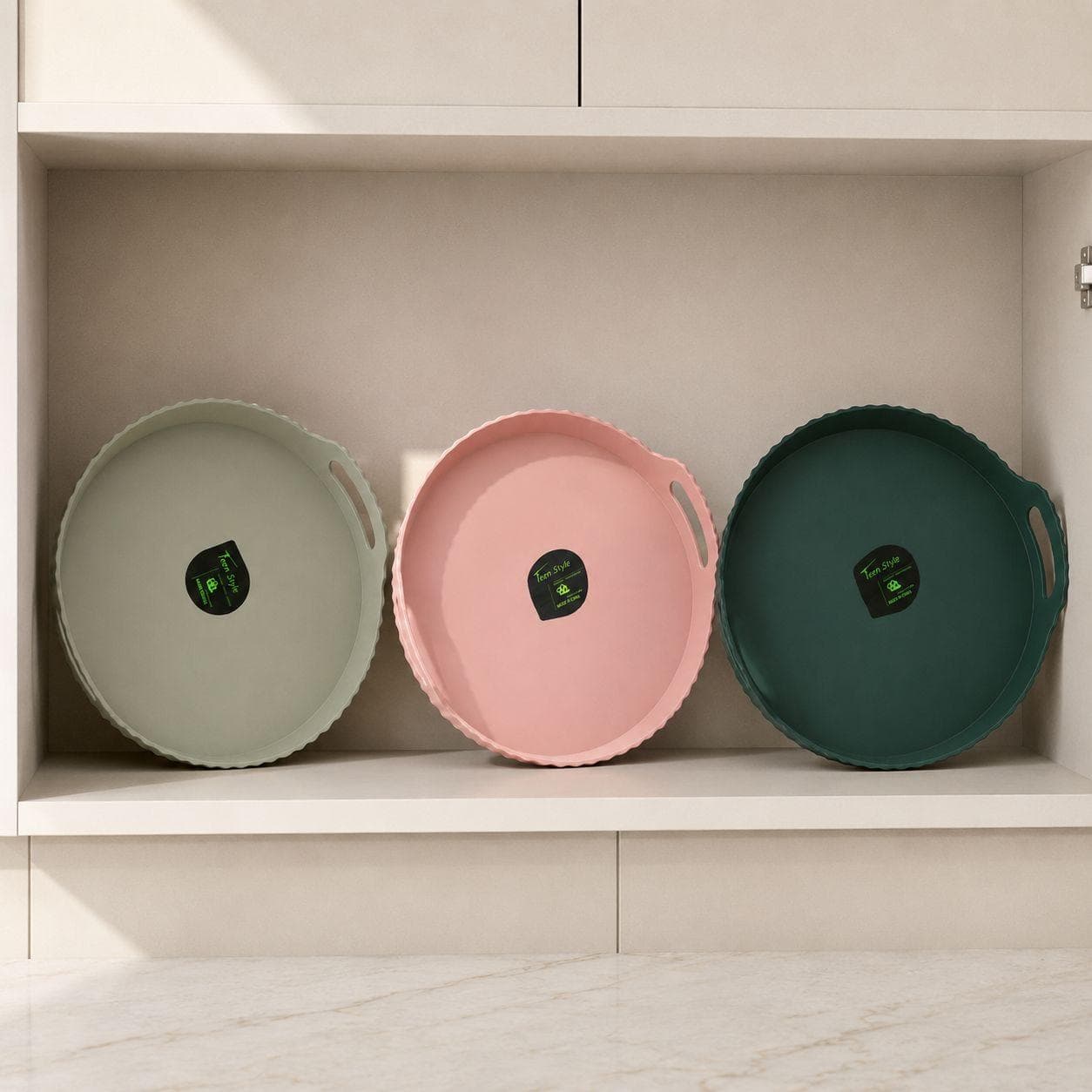 Round Plastic Serving Tray with Handles(31×2.5) 4